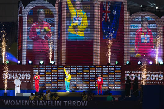 Shiying Liu of China (silver), Kelsey-Lee Barber if