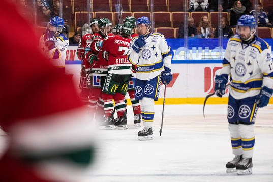 Leksands Filip Johansson  deppar och Frölundas spelarna