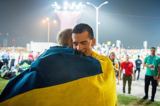 Perseus Karlström of Sweden celebrates