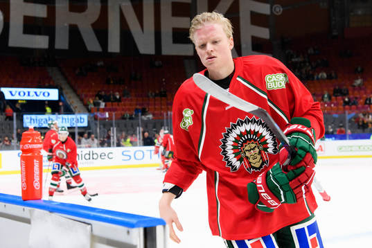 Frölundas Julius Bergman innan ishockeymatchen i SHL