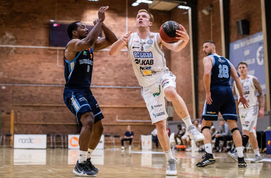 Djurgårdens Derrick Wilson och Luleås Daniel Hansson