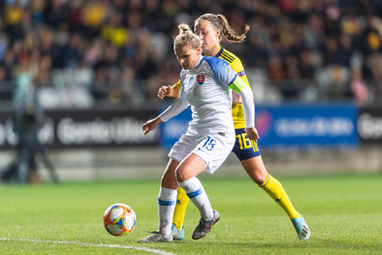 Dominika Skorvankova of Slovakia and Julia Zigiotti Olme of