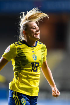 Fridolina Rolfö of Sweden celebrates