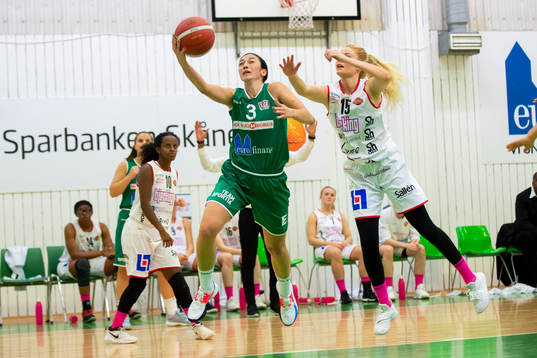 IK Eos Georgia de Leeuw och Uppsalas Louise Skyttevall