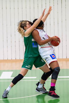 IK Eos Mary Goulding och Uppsalas Jasmine Weatherspoon