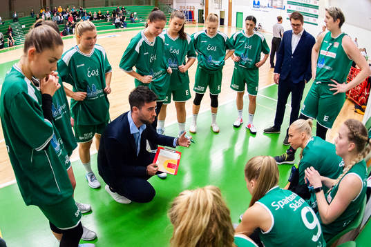 IK Eos Head Coach Kevin Taylor-Lundgren