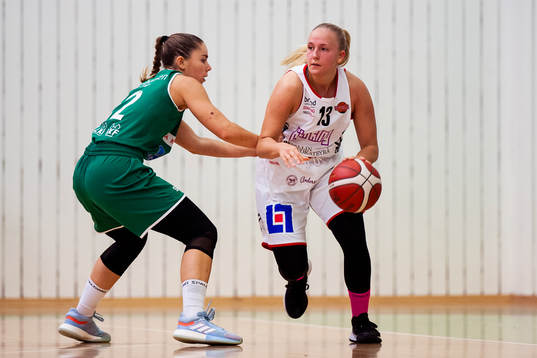 IK Eos Karoline Teigland och Uppsalas Ellinor Holmberg