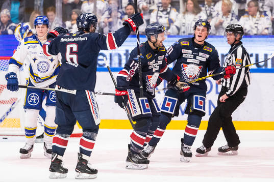 Linköpings Andrew Gordon jublar