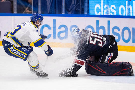 Leksands Jon Knuts och Linköpings målvakt Jonas Gustavsson