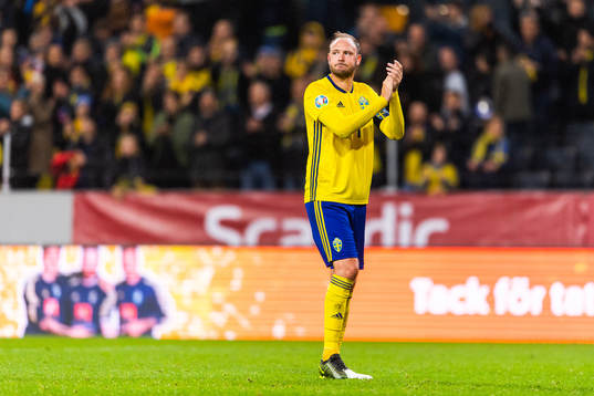 Andreas Granqvist of Sweden recognizes the audience