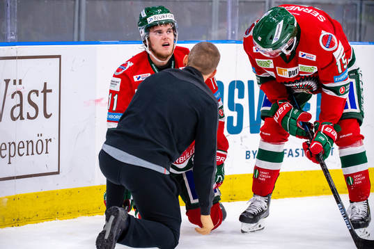 Frölundas Samuel Fagemo får behandling