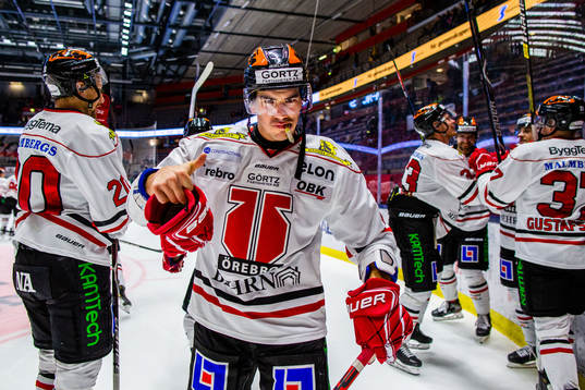 Örebros Shane Harper jublar