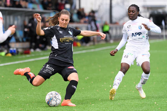 Göteborgs Vilde Böe Risa och Växjös Violah Nambi