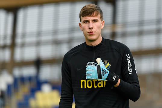 s målvakt Samuel Brolin före fotbollsmatchen i