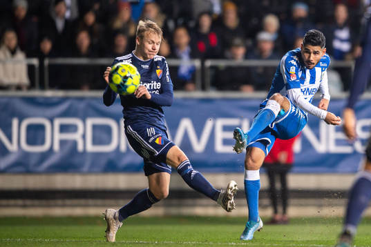 Djurgårdens Elliot Käck och IFK Göteborgs Hosam Aiesh