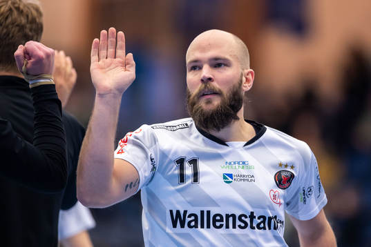 Pixbos Martin Östholm jublar