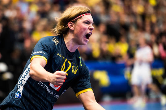 Valter Chrintz of Sweden celebrates