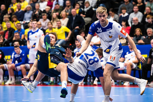 Felix Claar of Sweden and Viggo Kristjansson Elligi,  Snaer
