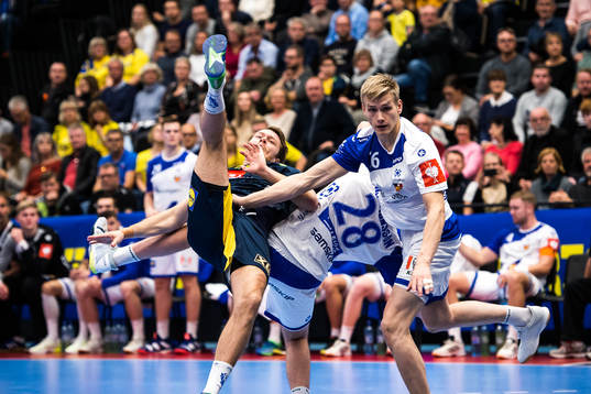 Felix Claar of Sweden and Viggo Kristjansson Elligi,  Snaer