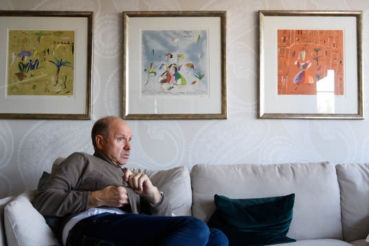 Thomas Ravelli blir intervjuad i sitt hem