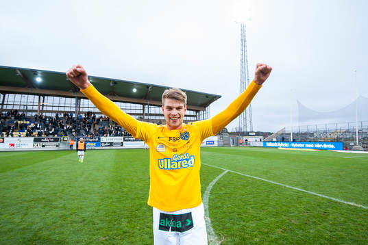 Falkenbergs Marcus Mathisen jublar