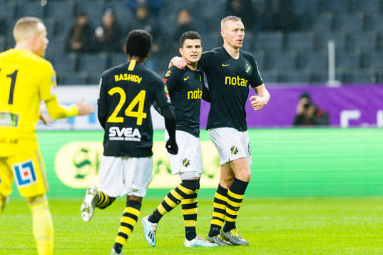 s Kolbeinn Sigthorsson (h) gör 1-0 och firar med AIK:s