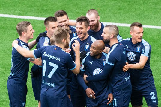 Malmö FFs Markus Rosenberg jublar med lagkamrater