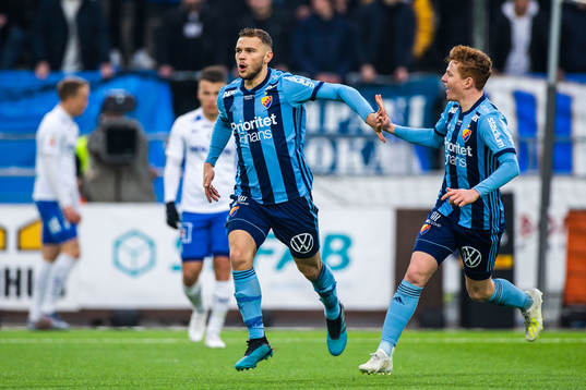 Djurgårdens Jesper Karlström jublar med Aslak Witry