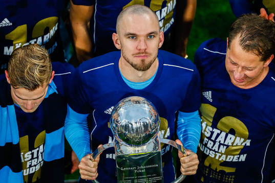 Djurgårdens Marcus Danielson jublar med Lennart Johanssons