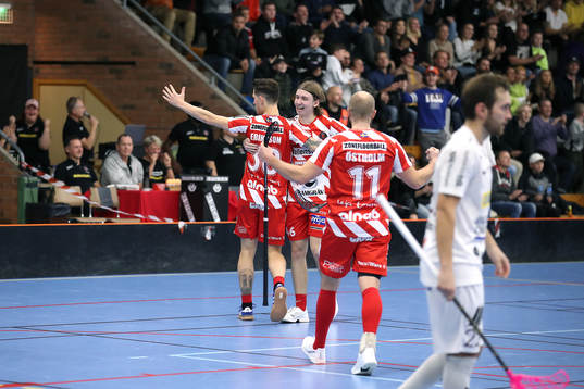 Pixbos Anton Eriksson, Fabian Lindbäck och Martin Östholm