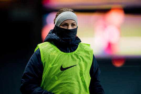 Tuva Hansen of Norway warms up