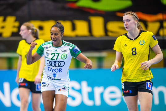 Györis Estelle Nze Minko jublar medan Sävehofs Johanna