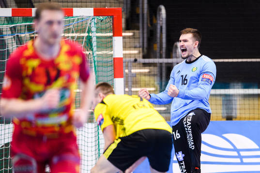 Sävehofs målvakt Agust Eli Björgvinsson jublar
