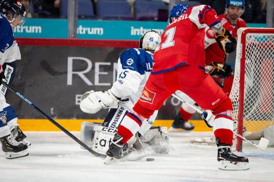 Juho Olkinuora #45, FIN, Andrej Nestrasil #11, CZE
