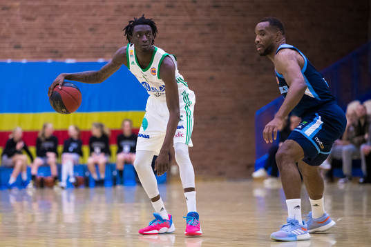 Södertäljes Sheriff Drammeh och Djurgårdens Derrick