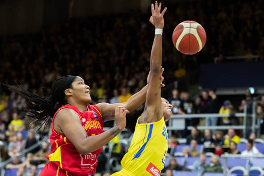 Markeisha Gatling of Montenegro and Kalis Loyd of Sweden