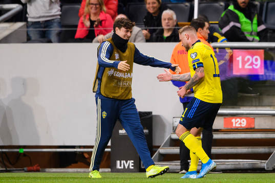 John Guidetti of Sweden celebrate with Victor Nilsson