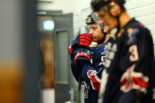 Linköpings Anton Mylläri före ishockeymatchen i SHL