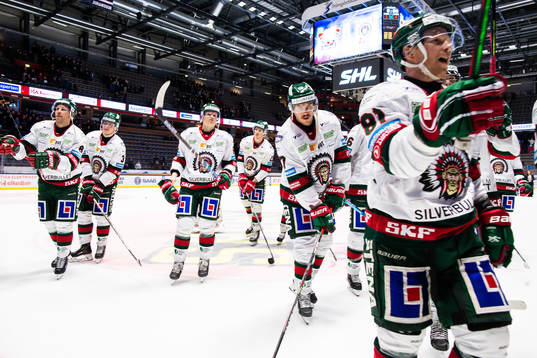 Frölundas spelare jublar