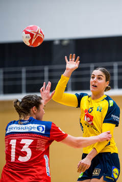Carin Strömberg of Sweden and Kari Brattset of Norway of