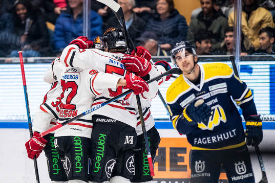 Örebros spelar jublar