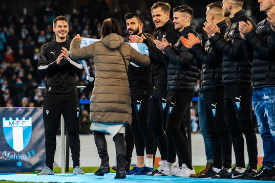 Markus Rosenberg of Malmö FF is honored