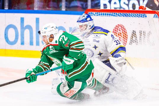 Rögles Daniel Zaar och Leksands målvakt Axel Brage