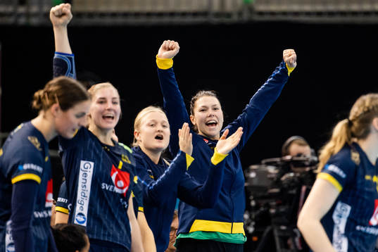 Linn Blohm , Hanna Blomstrand and goalkeeper Jessica Ryde