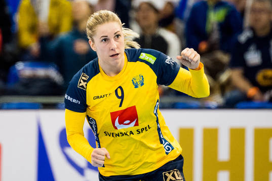 Melissa Petren of Sweden celebrates