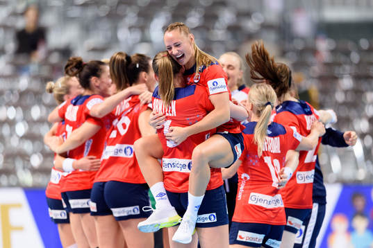 Bläddra bland fler bilder av 2019 Women's World Handball Championship, Day 6, Norway - Angola
