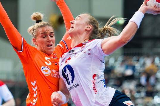Jessy Kramer of Netherlands and Silje Waade of Norway