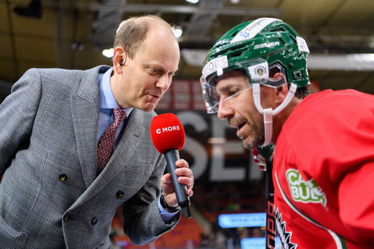 Lasse Granqvist från Cmore intervjuad Frölundas Joel
