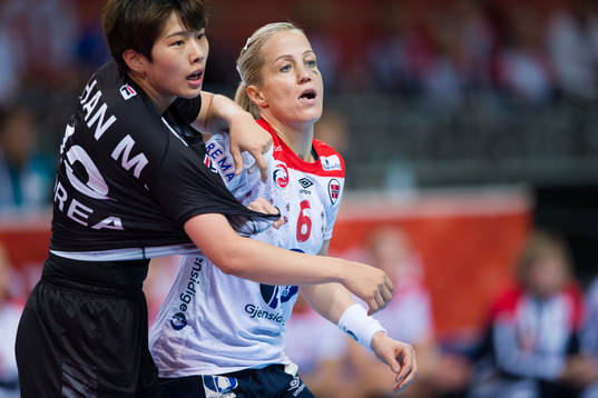 Miseul Han of South Korea and Heidi Løke of Norway