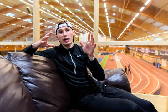 Thobias Montler blir intervjuad